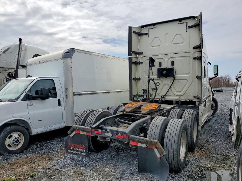 2019 Freigliner 2019 Freightliner Cascadia 126 Semi Truck