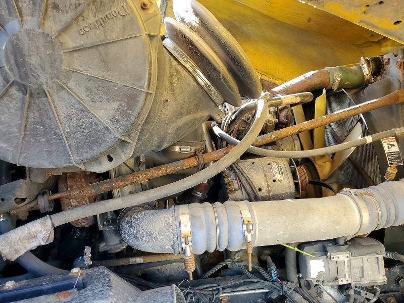 2007 Freigliner 2007 Freightliner Columbia 120 Semi Truck