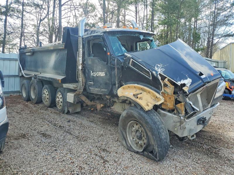 2025 Kenworth T880 Dump Truck