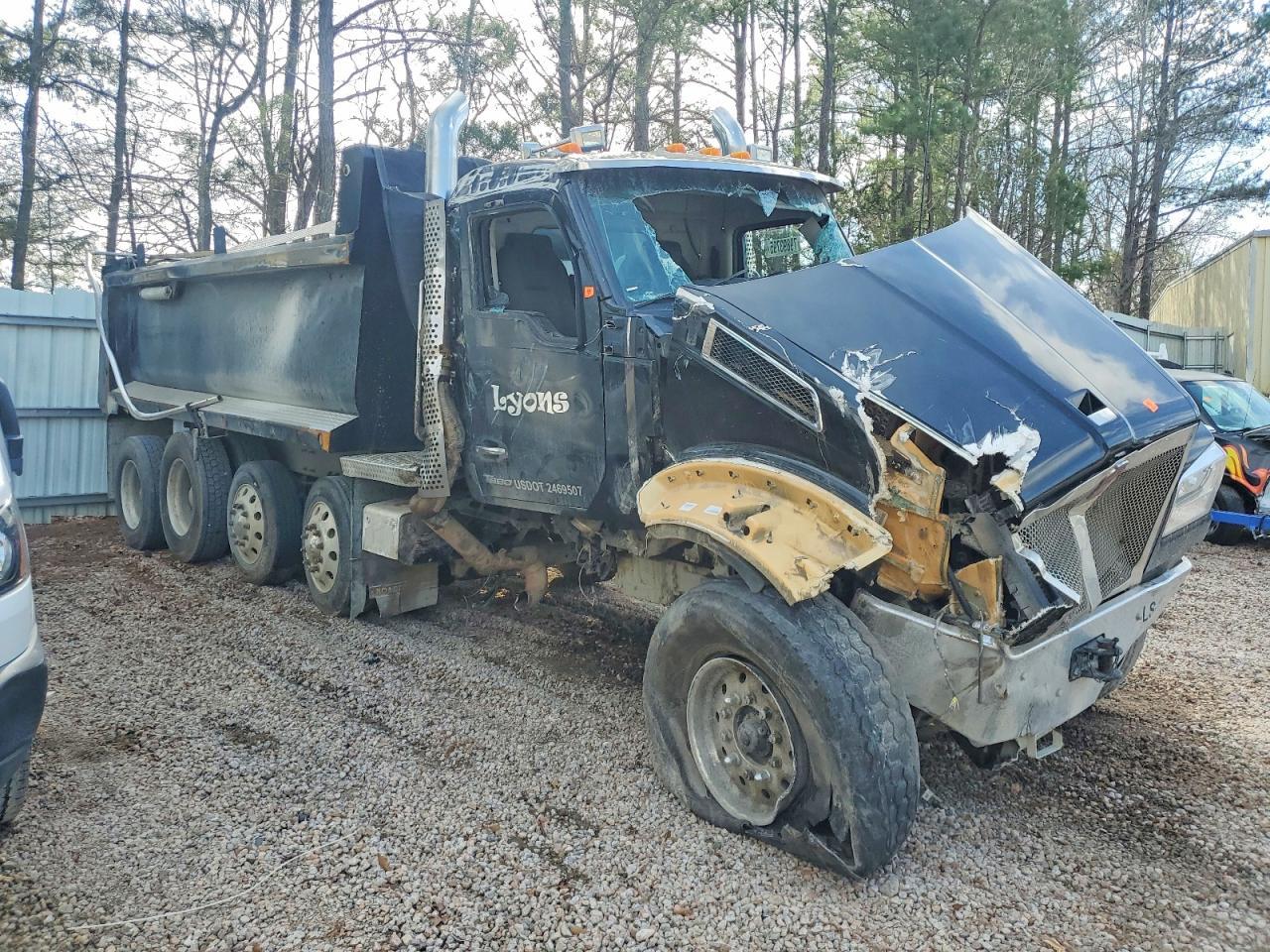 2025 Kenworth T880 Dump Truck