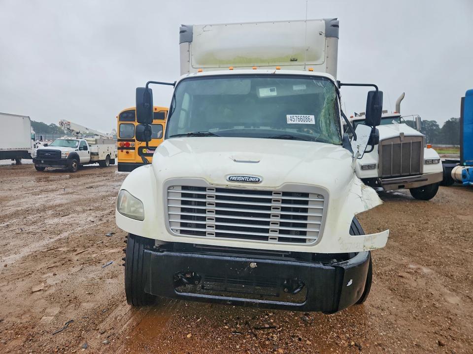 2020 Freigliner 2020 Freightliner Business Class M2 BOX Truck