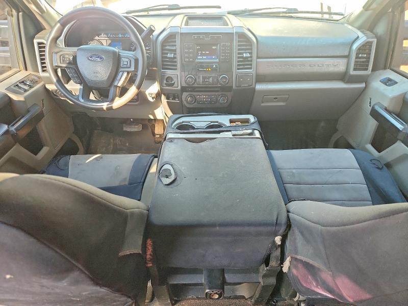 2017 Ford F550 Super Duty Flatbed Truck