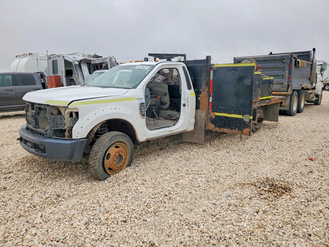 2018 Ford F550 Super Duty Flatbed Truck