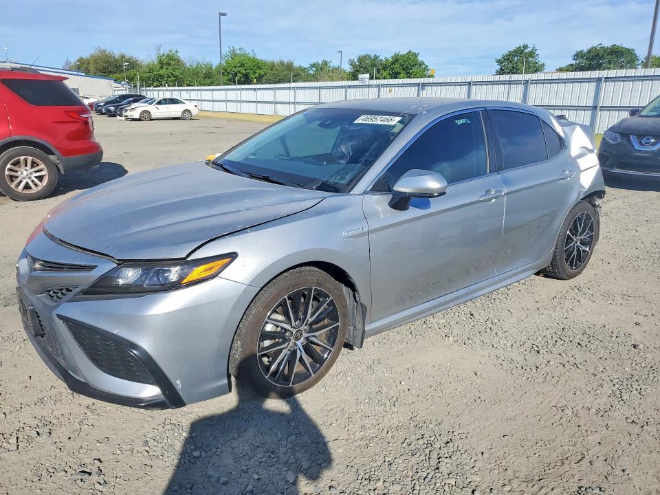 2021 Toyota Camry Hybrid se
