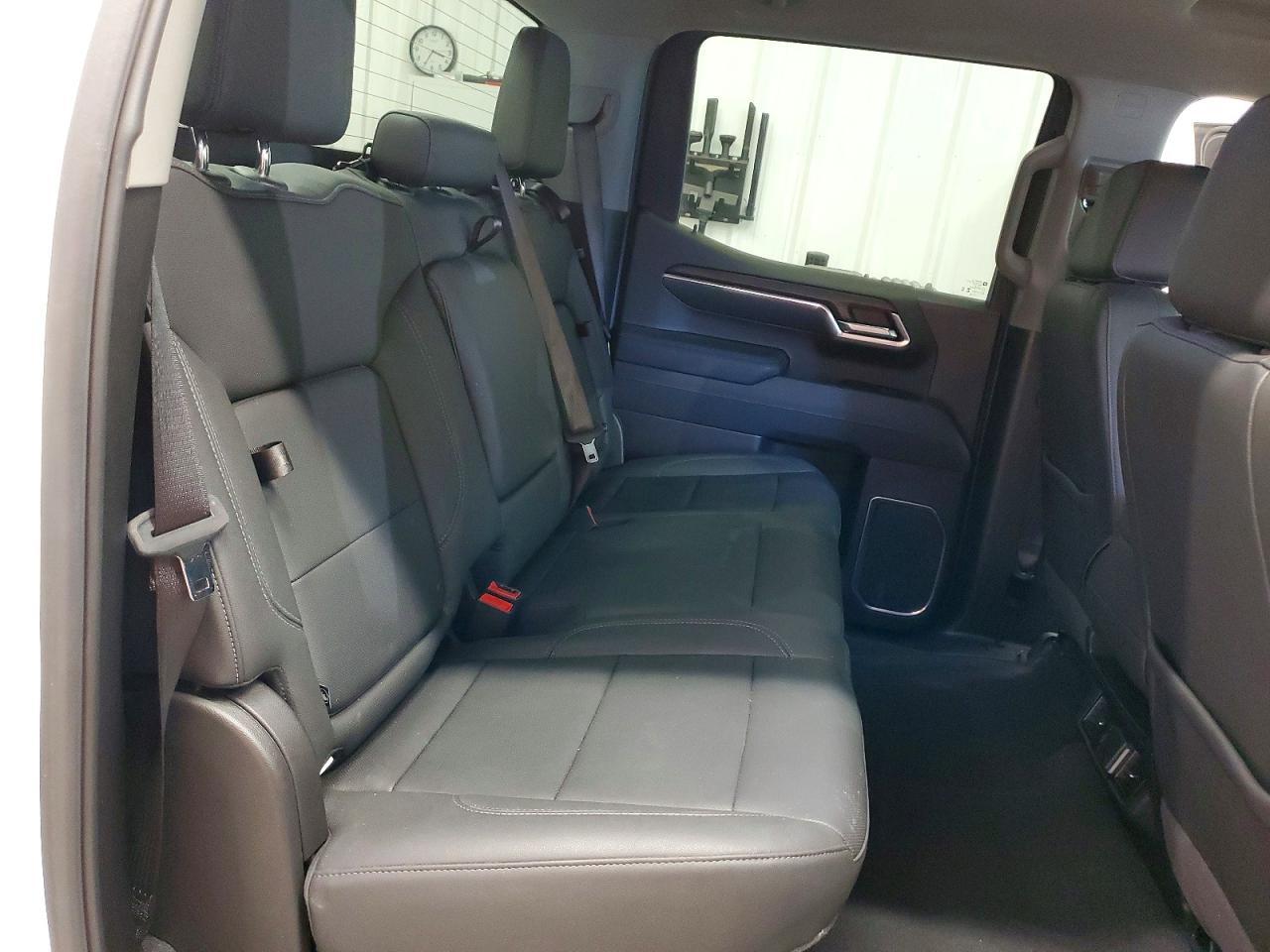 2025 GMC Sierra K1500 SLT