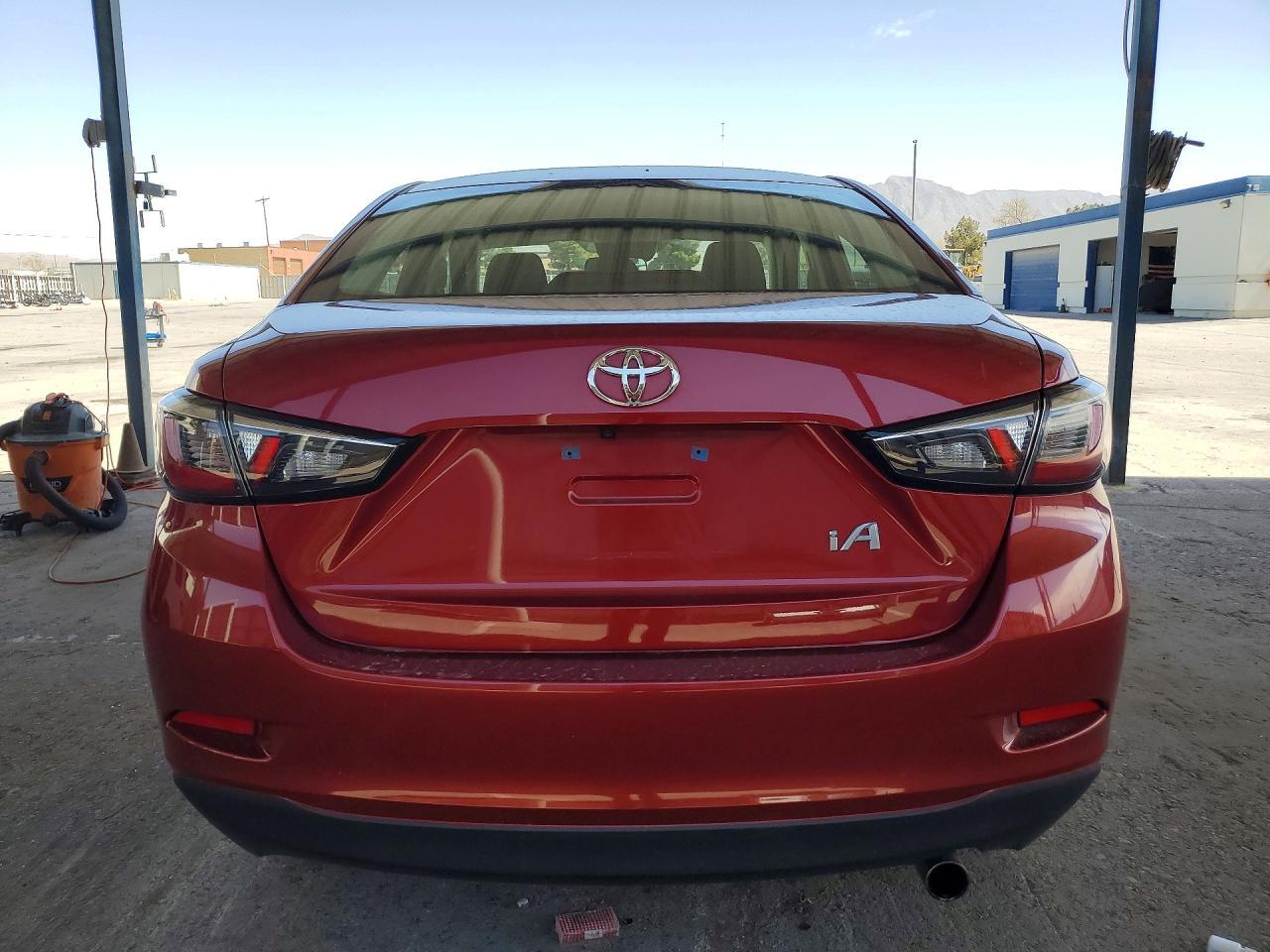 2017 Toyota Yaris ia Base