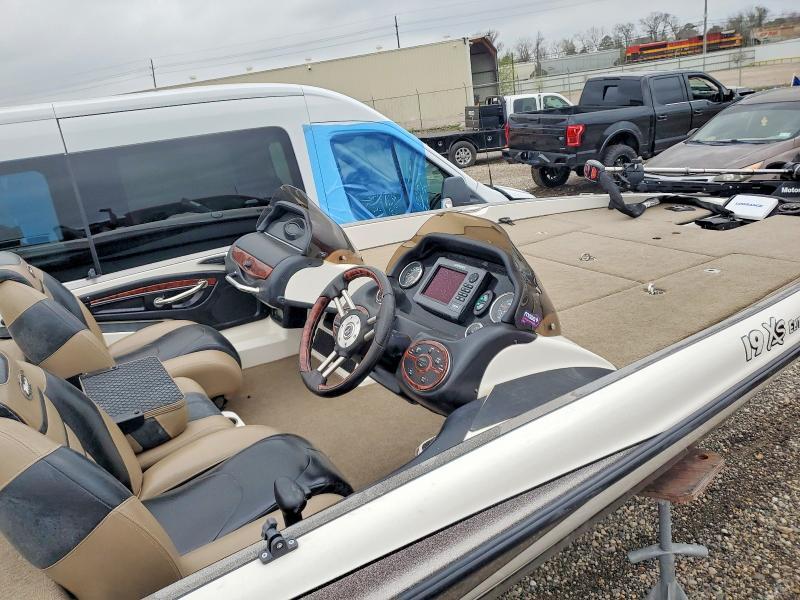 2011 Triton 1650 Boat