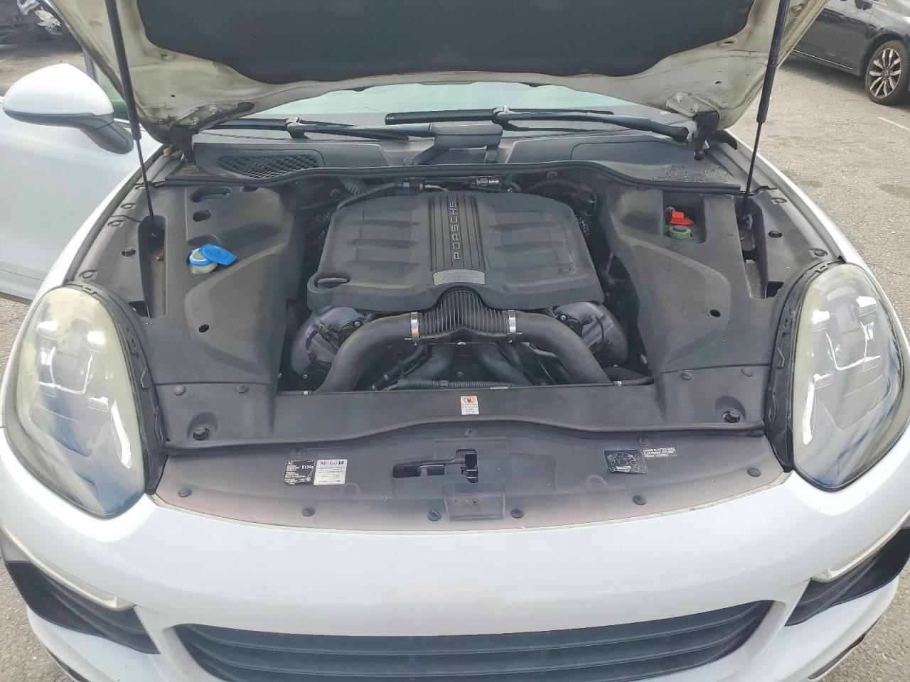 2015 Porsche Cayenne s