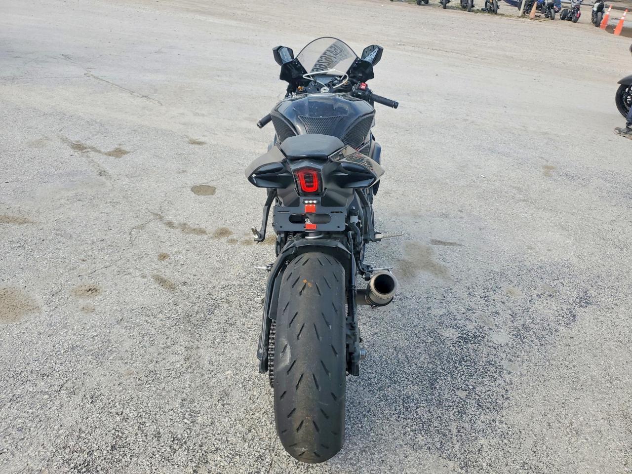 2022 Yama YZFR1