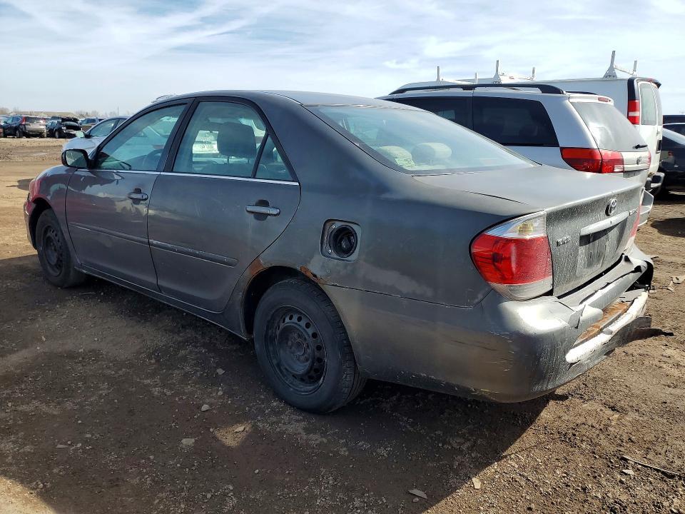 2005 Toyota Camry le