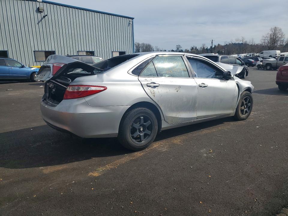 2016 Toyota Camry le