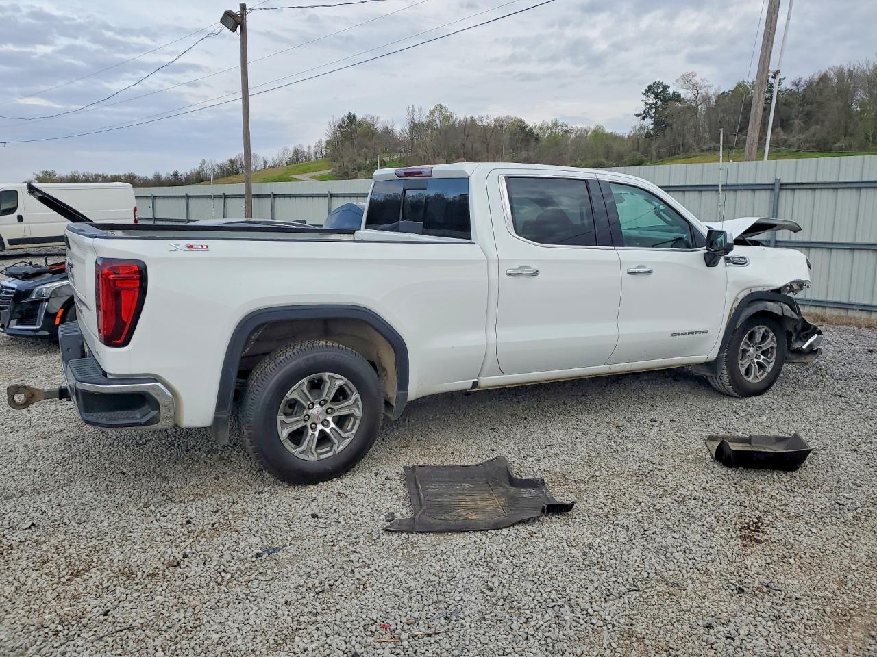 2024 GMC Sierra K1500 SLT