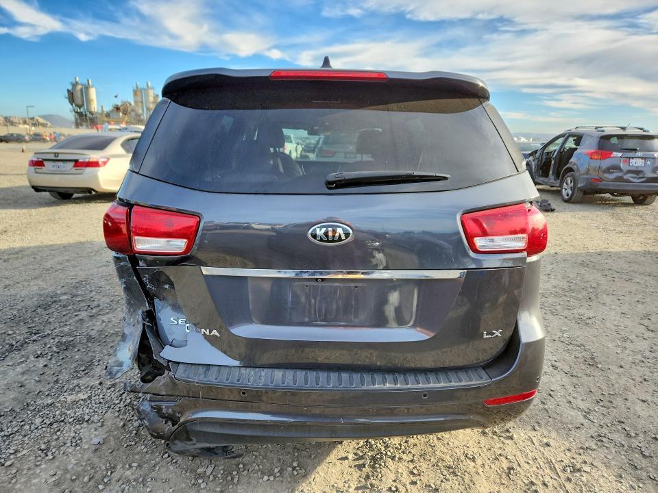 2016 KIA Sedona lx
