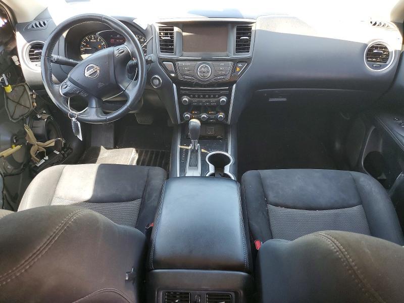 2018 Nissan Pathfinder sv