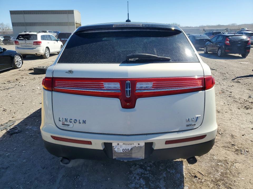 2014 Lincoln Townhouse MKT