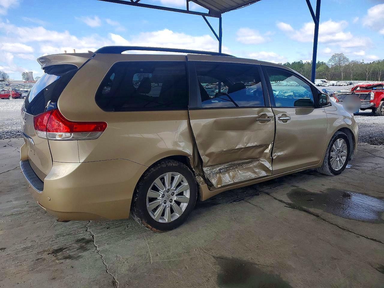 2011 Toyota Sienna Limited 7-passenger