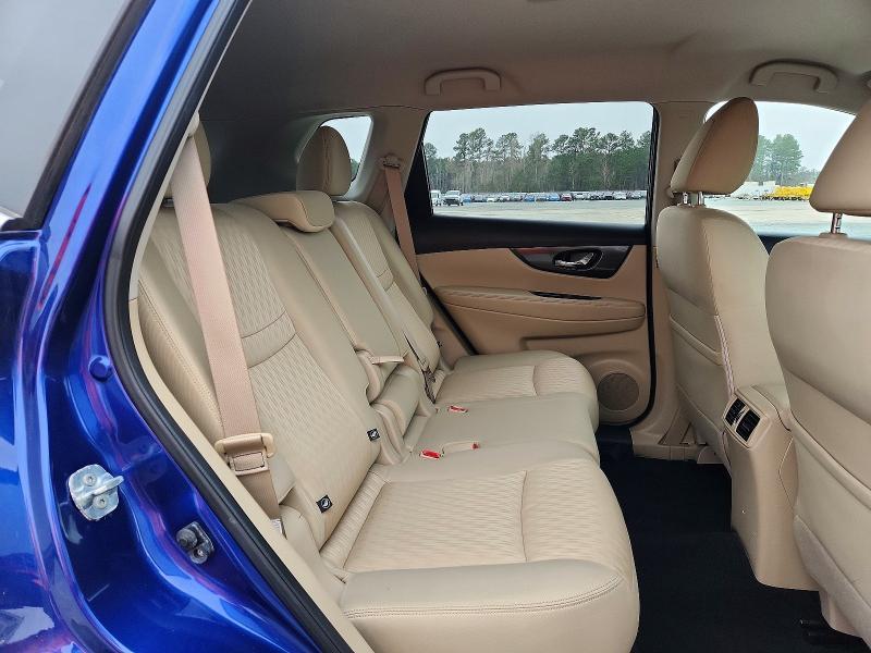 2017 Nissan Rogue sv