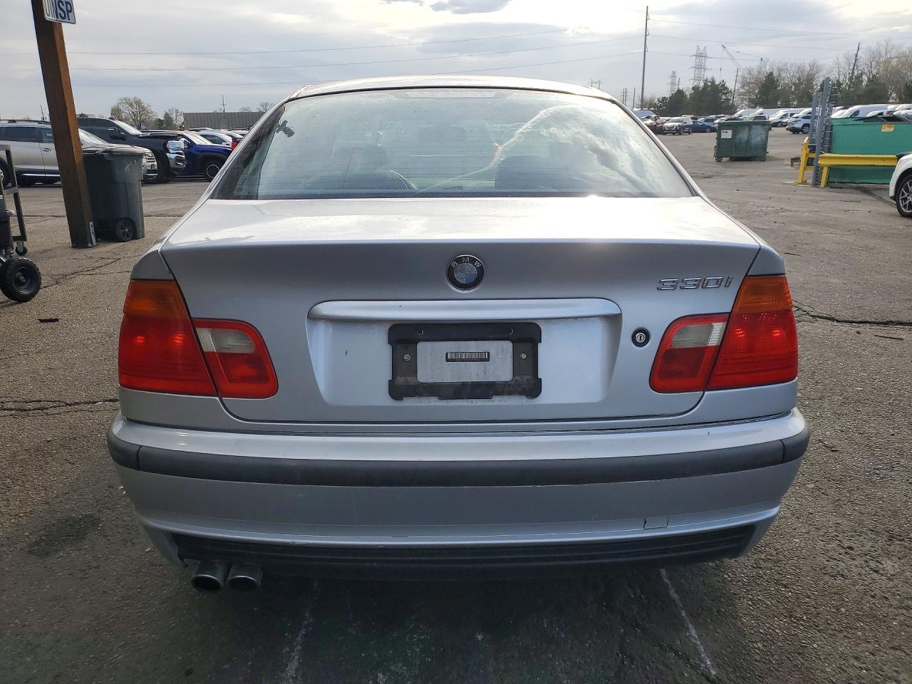2001 BMW 330 i