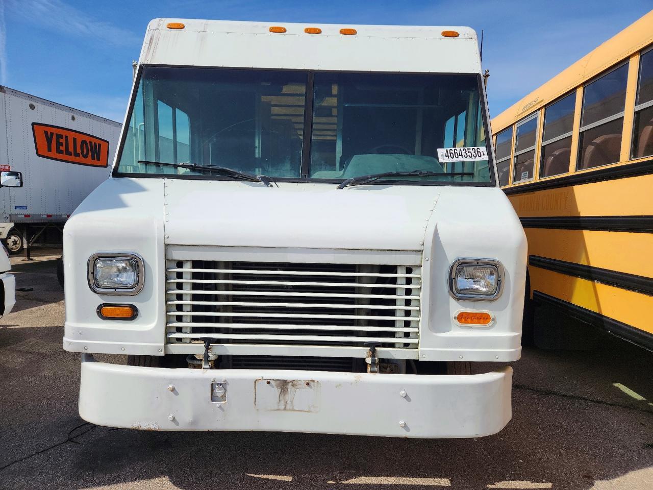 2007 Freightliner MT45G Chassis Delivery Truck