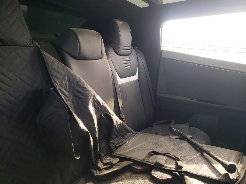 2025 Tesla Cybertruck