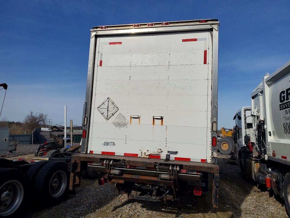 2016 Freigliner 2016 Freightliner Business Class M2 BOX Truck