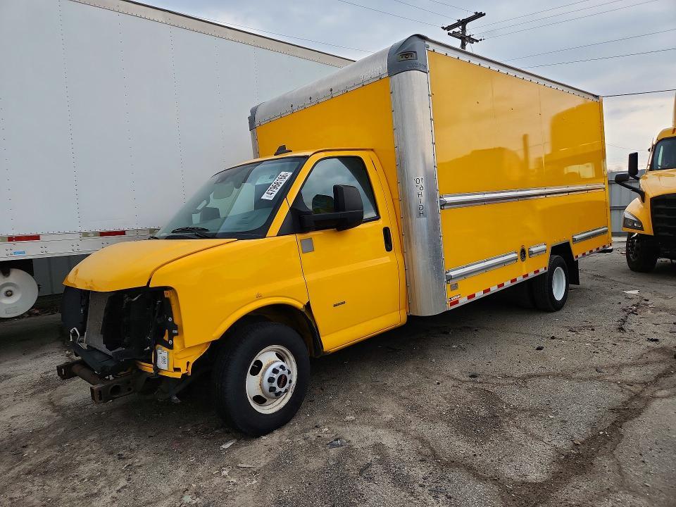 2022 GMC Savana BOX Truck