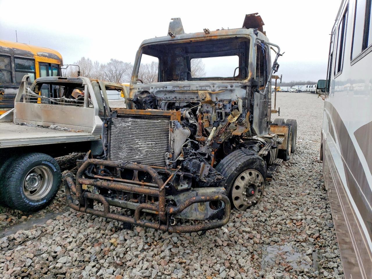 2023 Volv VNR