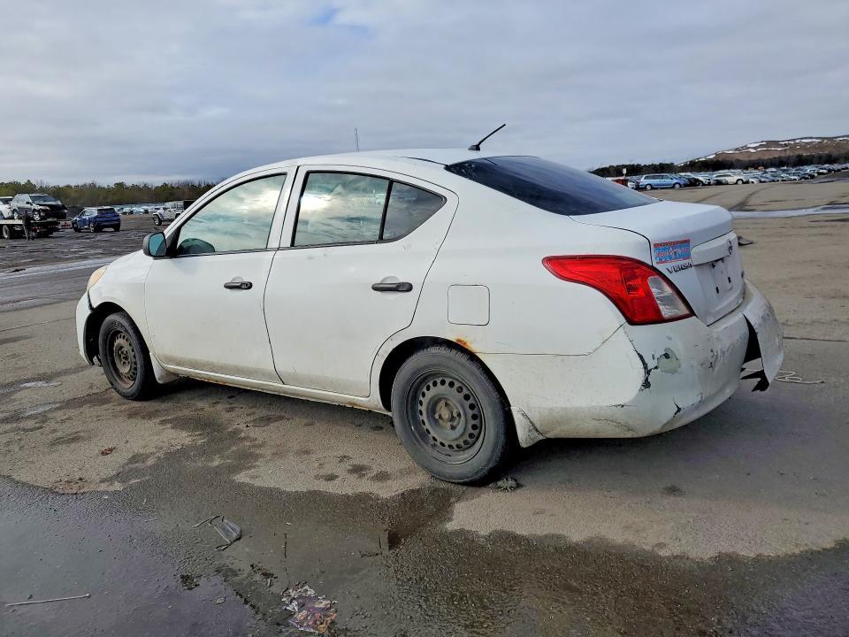 2014 Niss Versa
