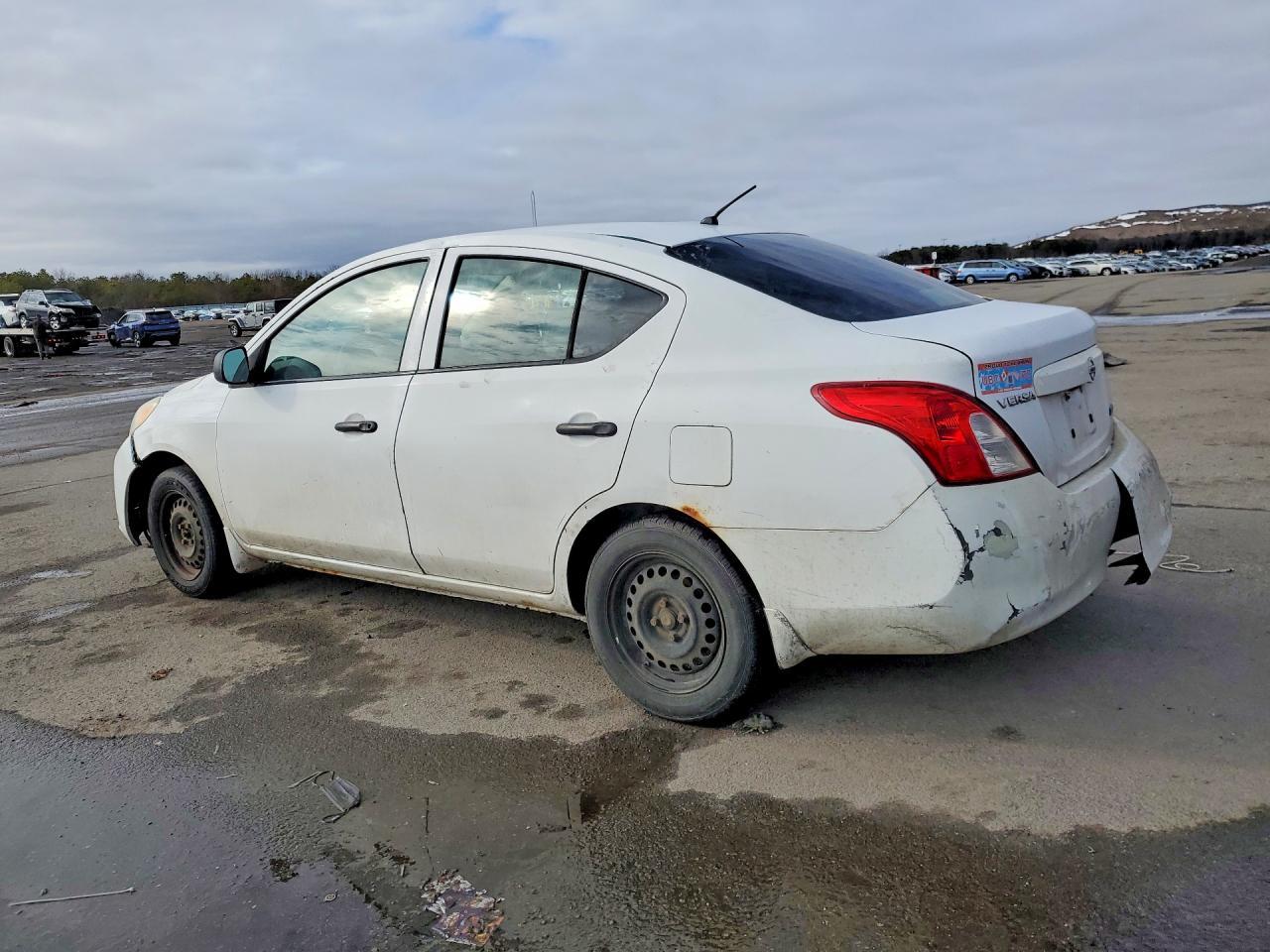 2014 Niss Versa