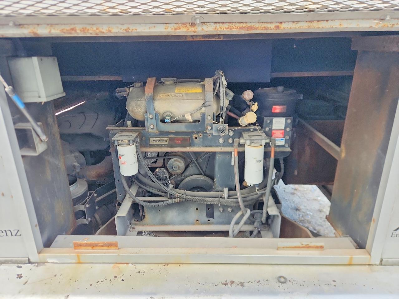 2006 Freigliner Chassis X Line Motor Home