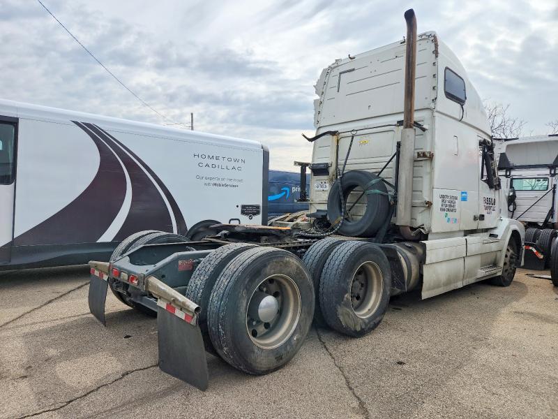 2016 Volv O VNL Semi Truck