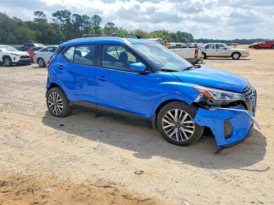 2024 Nissan Kicks sv