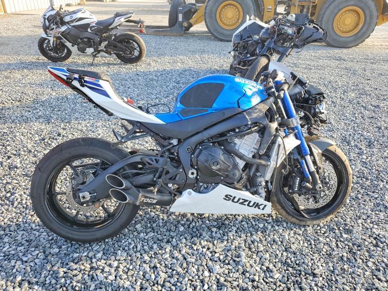 2025 Suzuki GSX-R1000 R