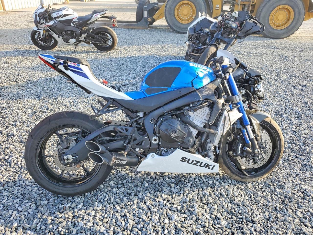 2025 Suzuki GSX-R1000 R