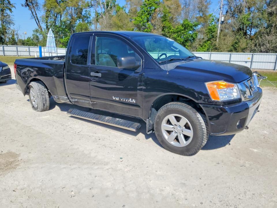 2012 Nissan Titan SV