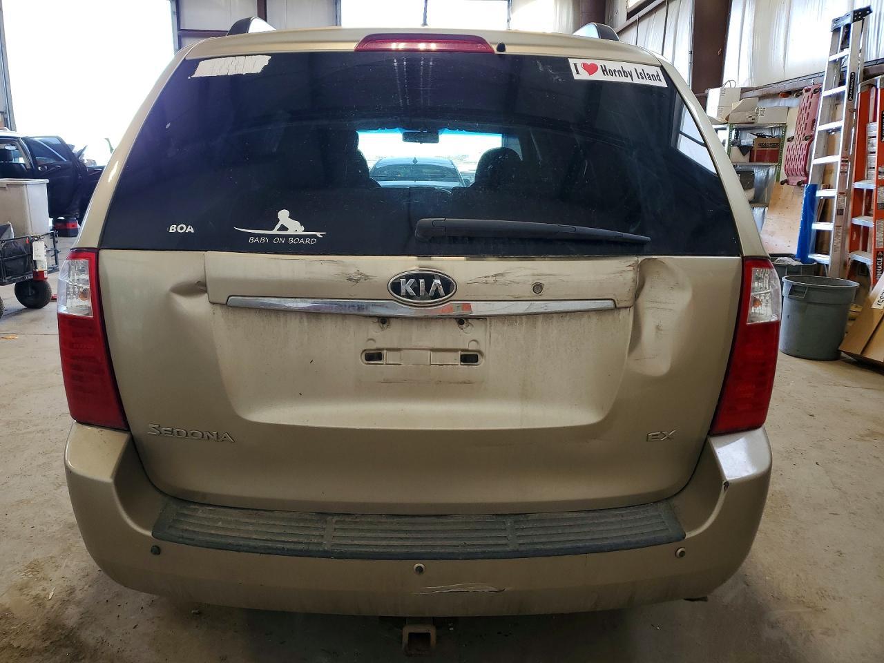 2009 KIA Sedona lx