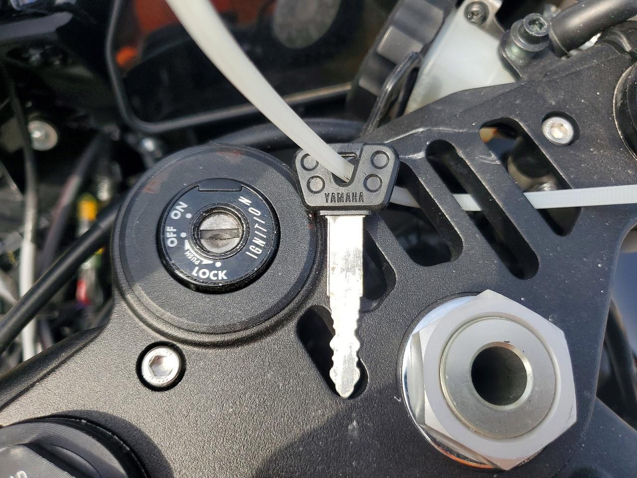 2022 Yama YZFR1