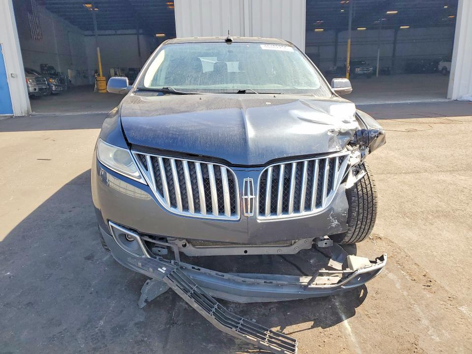 2013 Lincoln Townhouse MKX