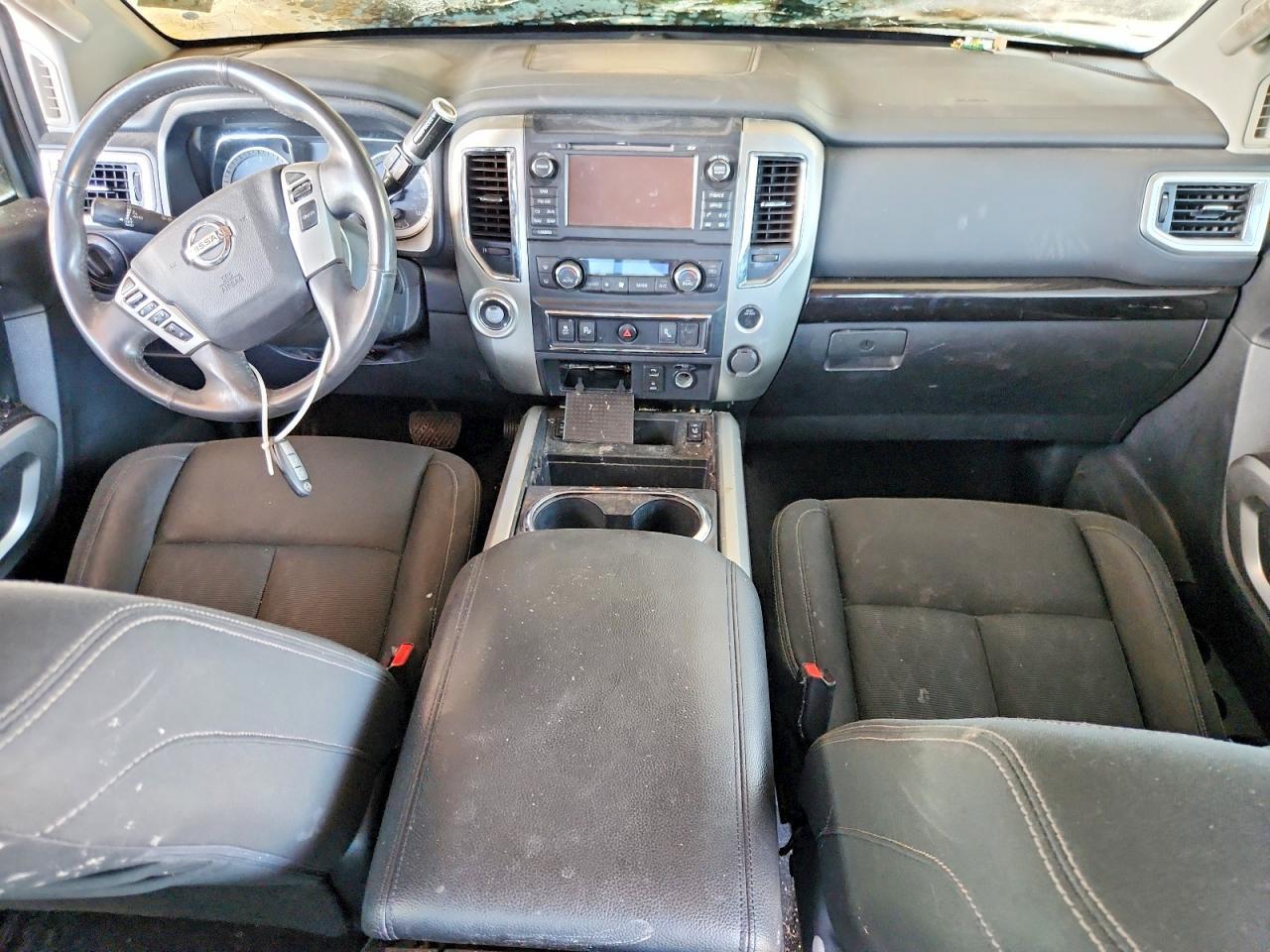 2018 Nissan Titan SV
