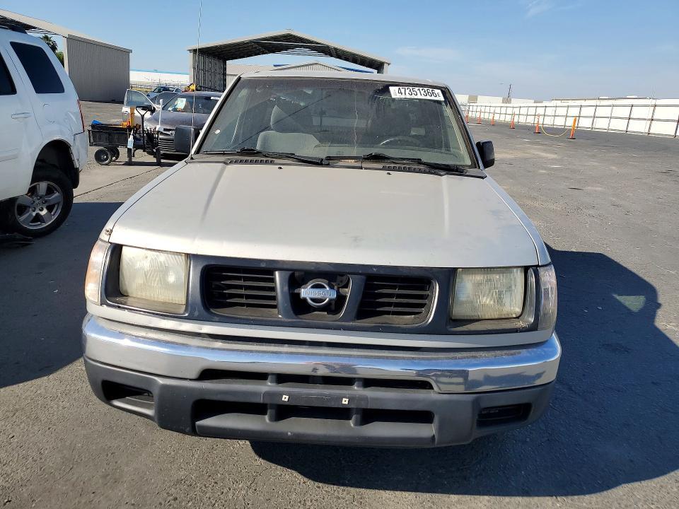 1999 Nissan Frontier XE