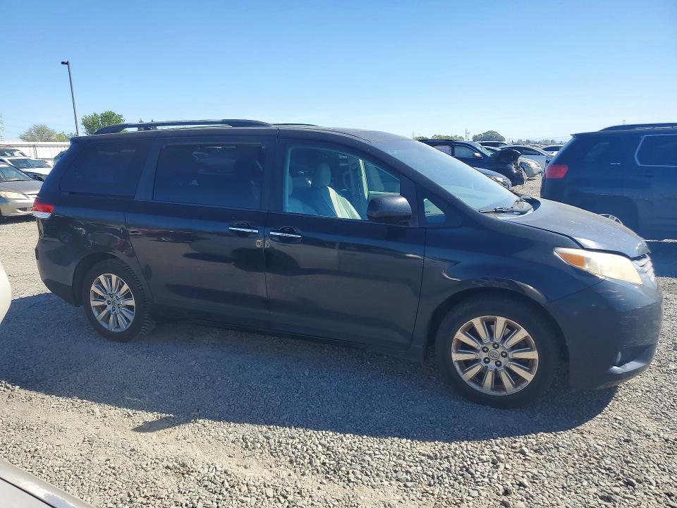 2011 Toyota Sienna xle 7-passenger