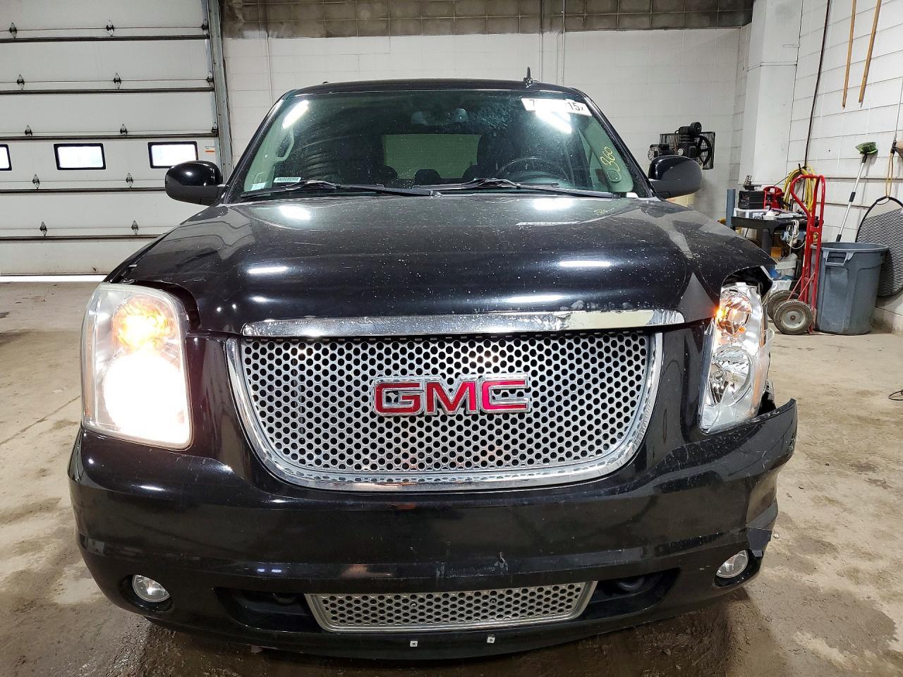 2011 GMC Yukon Denali