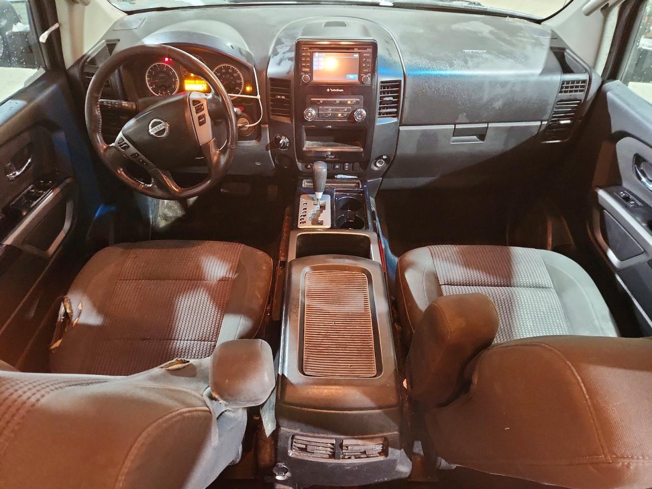 2015 Nissan Titan SV