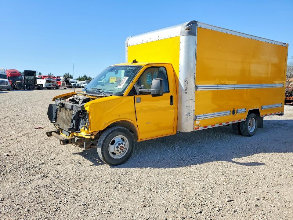 2022 GMC Savana BOX Truck