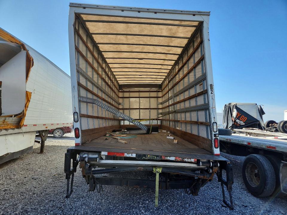 2016 Freightliner Business Class M2 box Truck