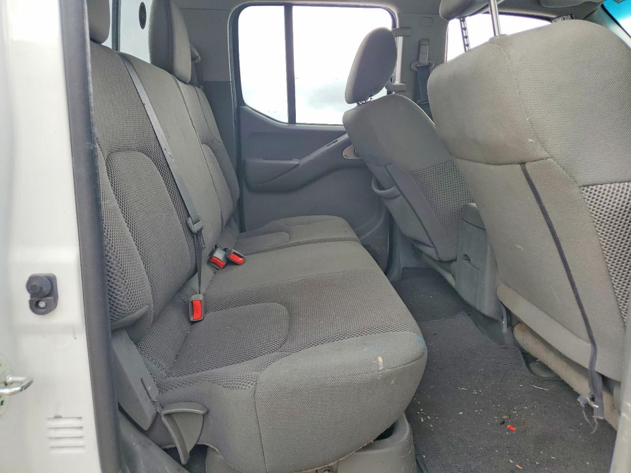 2021 Nissan Frontier SV