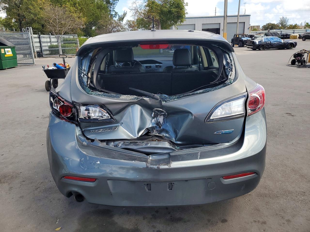 2012 Mazda 3 I