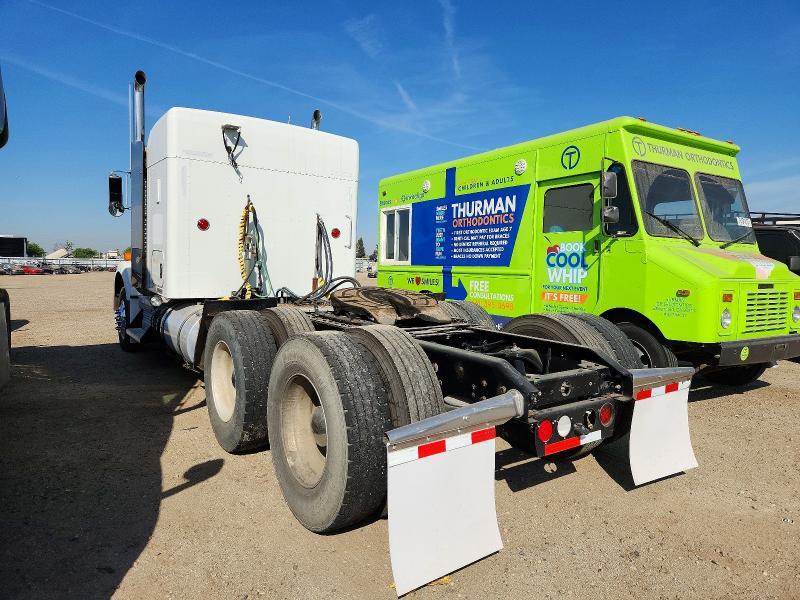 2015 Kenworth T880 Semi Truck