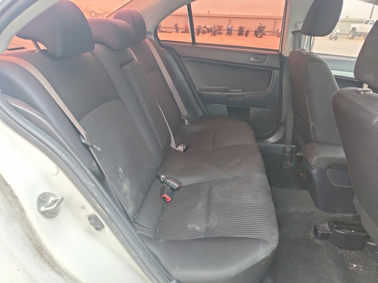 2015 Mitsubishi Lancer es
