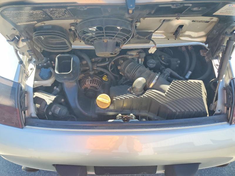 2000 Porsche 911 Carrera 2